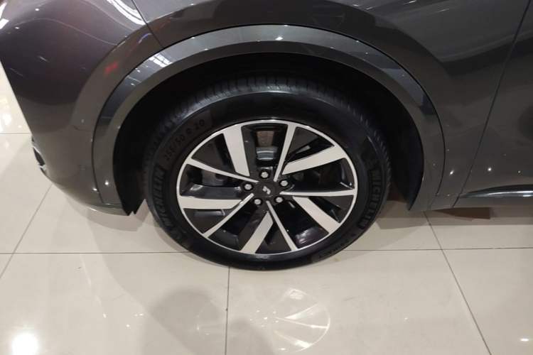 Used Li Auto L8 2023 Pro Model Left Front Wheel Hub