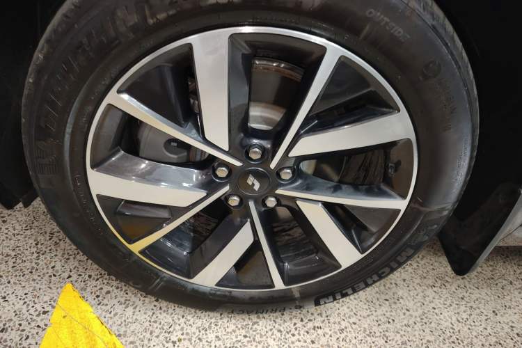 Used Li Auto L8 2023 Pro Model Left Front Wheel Hub