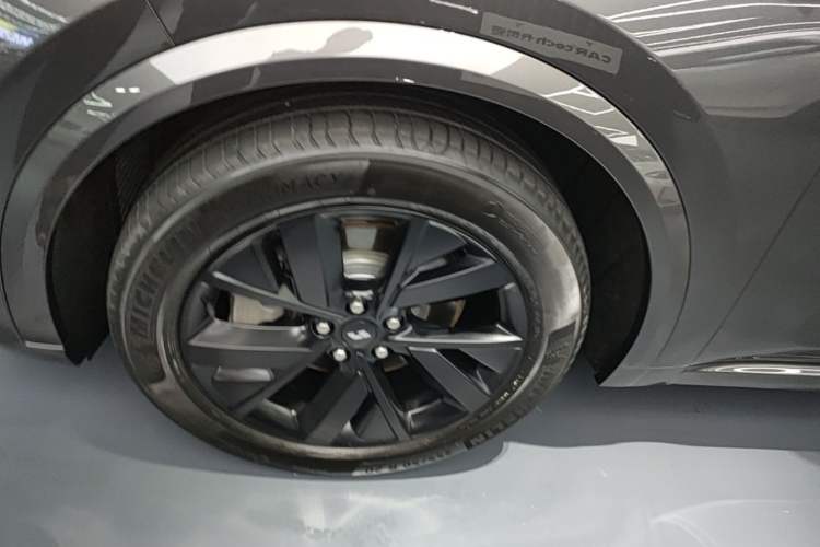 Used Li Auto L8 2023 Pro Model Left Front Wheel Hub