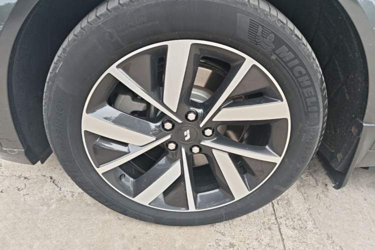 Used Li Auto L8 2023 Pro Model Left Front Wheel Hub