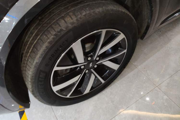 Used Li Auto L8 2023 Pro Model Left Front Wheel Hub