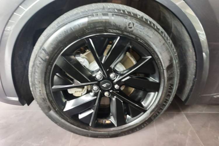 Used Li Auto L8 2023 Pro Model Left Front Wheel Hub