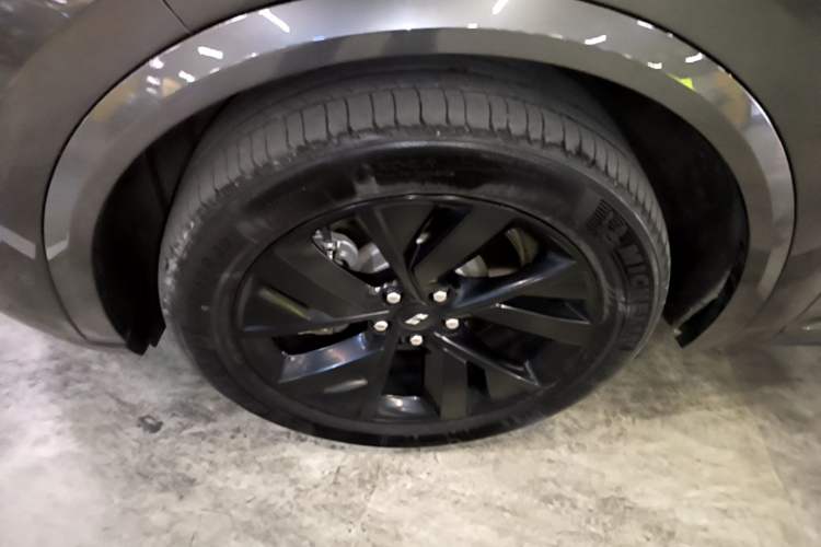 Used Li Auto L8 2023 Air model Left Front Wheel Hub