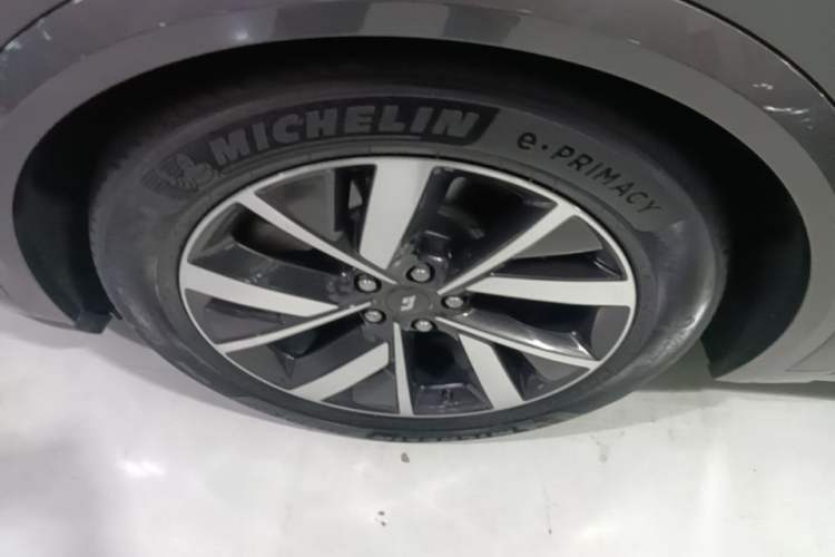 Used Li Auto L8 2023 Pro Model Left Front Wheel Hub