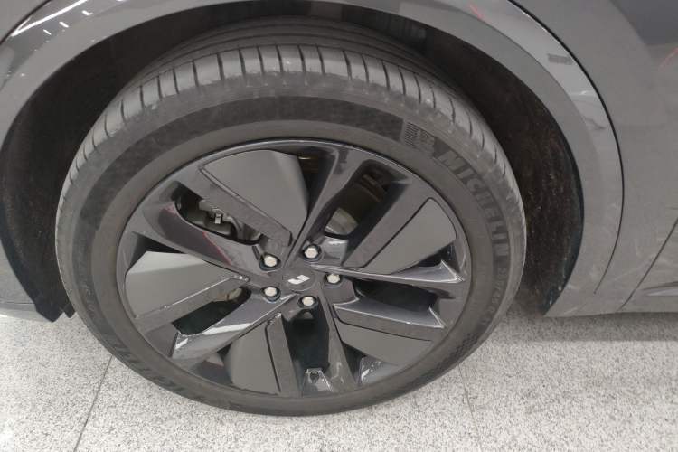 Used Li Auto L8 2023 Max model Left Front Wheel Hub