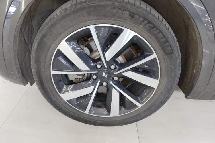 Used Li Auto L8 2023 Air model Left Front Wheel Hub