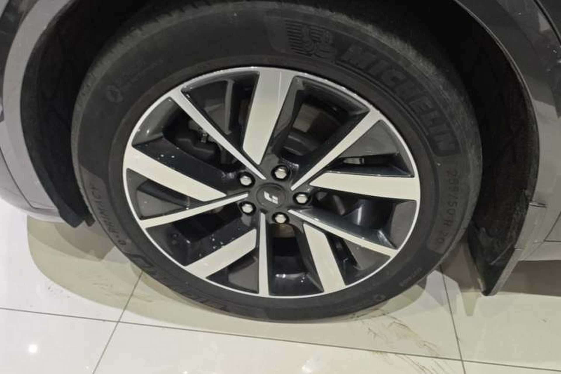 Used Li Auto L8 2023 Pro Model Left Front Wheel Hub
