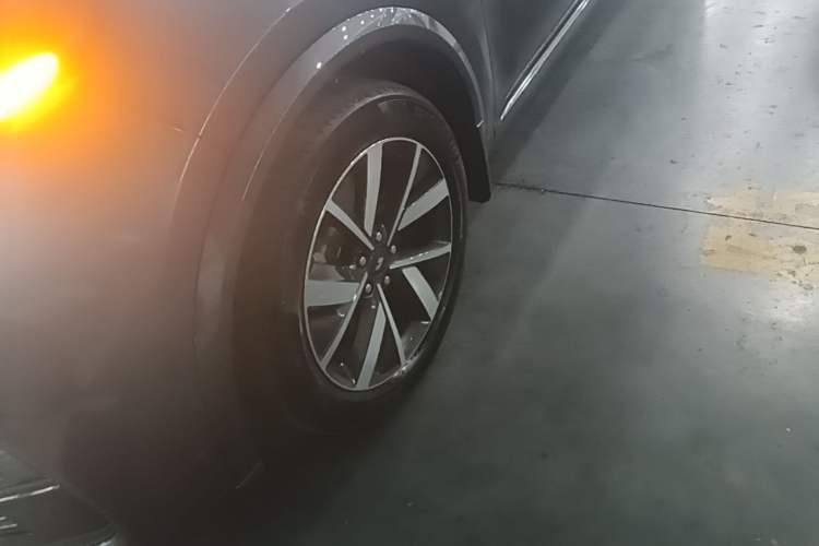Used Li Auto L8 2023 Pro Model Left Front Wheel Hub