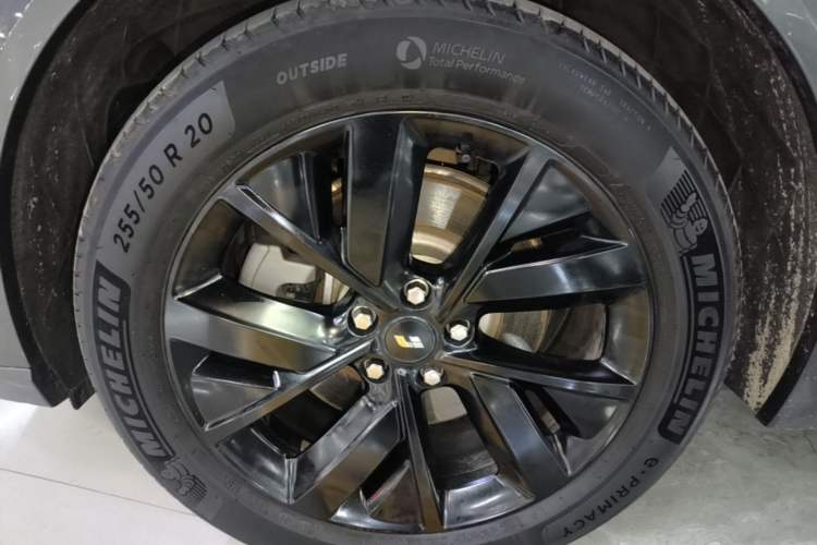 Used Li Auto L8 2023 Pro Model Left Front Wheel Hub