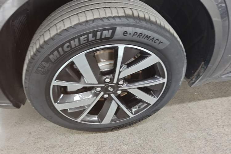 Used Li Auto L8 2023 Pro Model Left Front Wheel Hub