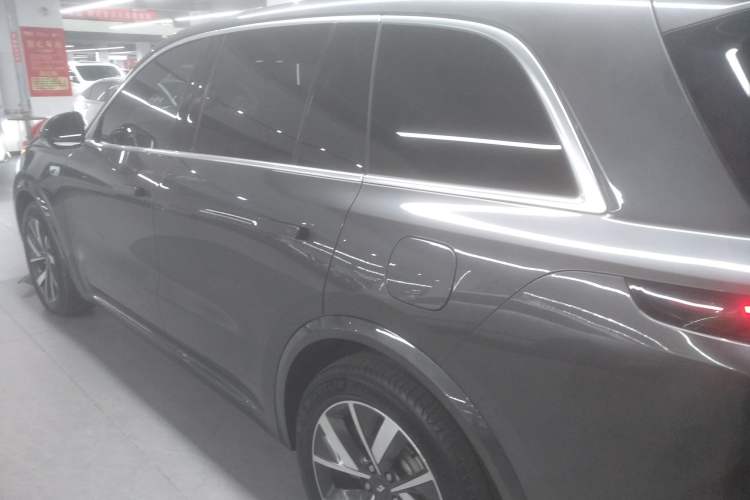 Used Li Auto L8 2023 Pro Model Left Side