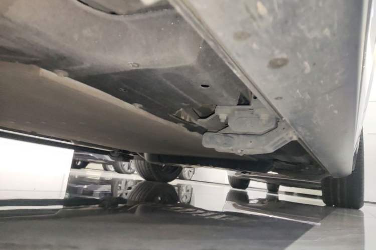 Used Li Auto L8 2023 Max model Left Side Sill