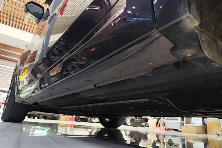 Used Li Auto L8 2023 Pro Model Left Side Sill