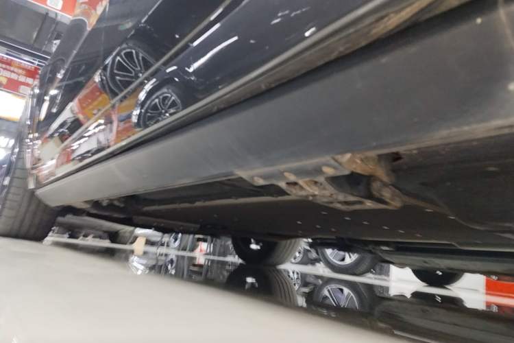 Used Li Auto L8 2023 Pro Model Left Side Sill