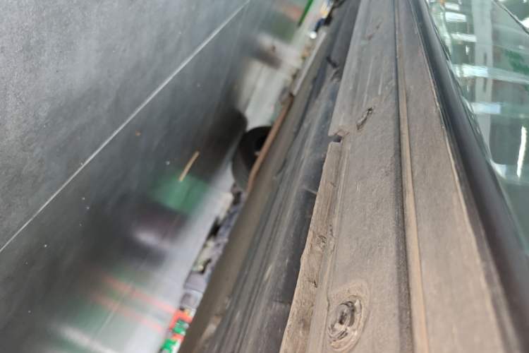 Used Li Auto L8 2023 Pro Model Left Side Sill