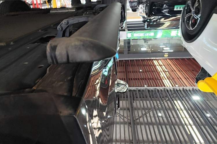 Used Li Auto L8 2023 Pro Model Left Side Sill