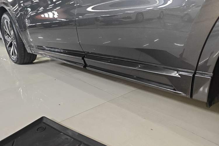 Used Li Auto L8 2023 Pro Model Left Side Sill