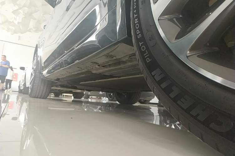 Used Li Auto L8 2023 Pro Model Left Side Sill