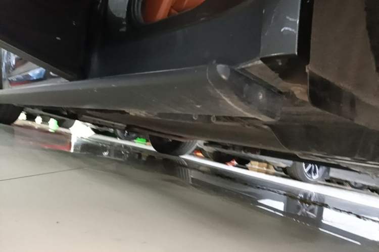 Used Li Auto L8 2023 Pro Model Left Side Sill