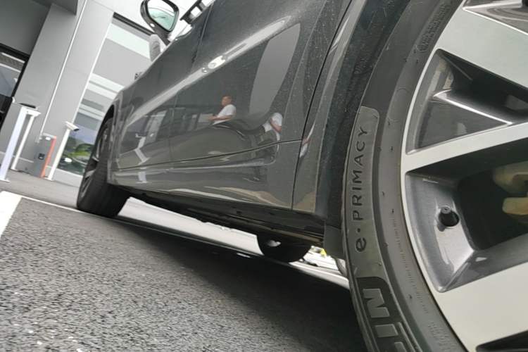Used Li Auto L8 2023 Pro Model Left Side Sill