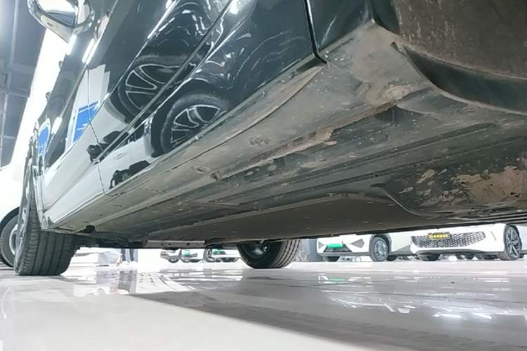 Used Li Auto L8 2023 Pro Model Left Side Sill
