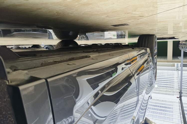 Used Li Auto L8 2023 Max model Left Side Sill