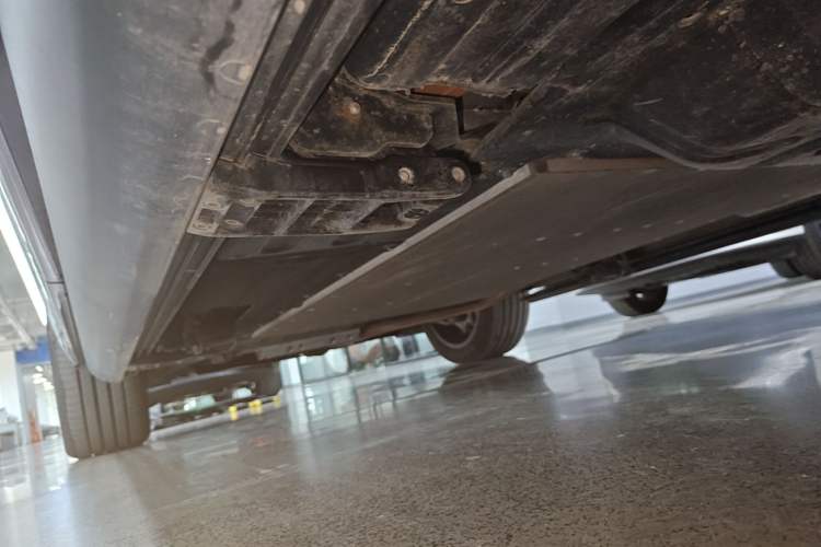 Used Li Auto L8 2023 Pro Model Left Side Sill