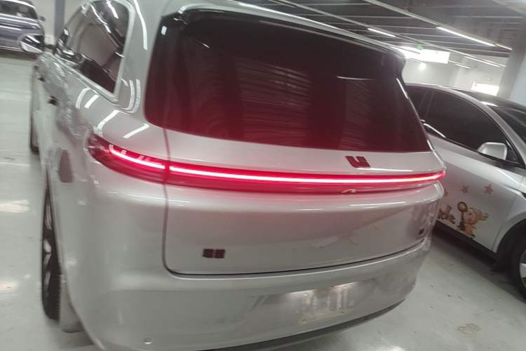 Used Li Auto L8 2023 Pro Model Rear