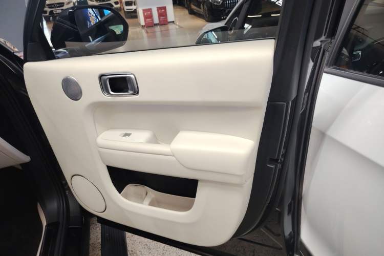Used Li Auto L8 2023 Pro Model Right Front Door Interior
