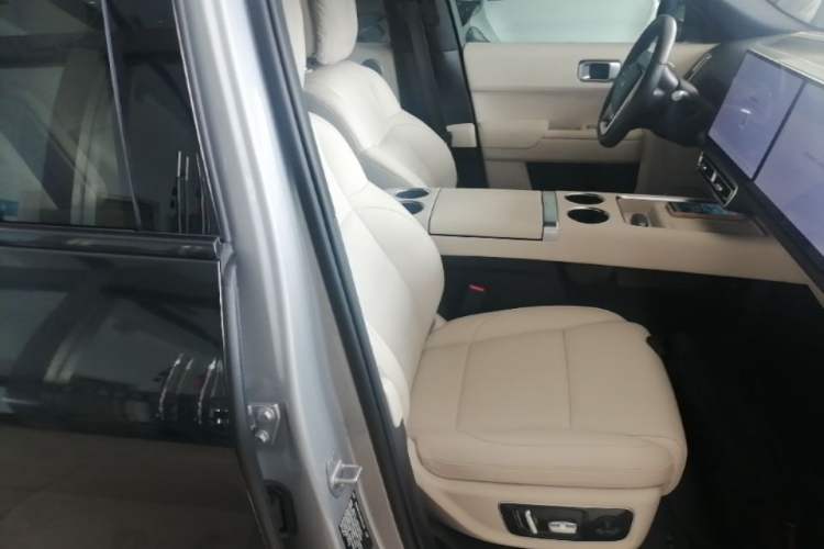 Used Li Auto L8 2023 Pro Model Right Front Seat