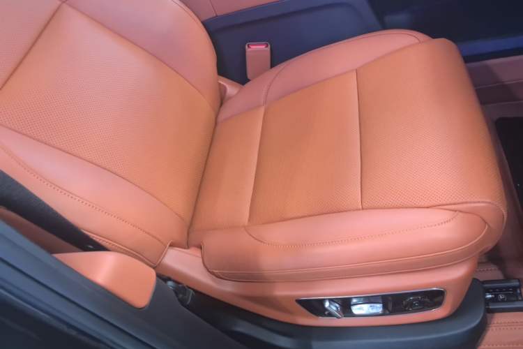 Used Li Auto L8 2023 Pro Model Right Front Seat
