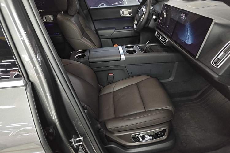 Used Li Auto L8 2023 Pro Model Right Front Seat
