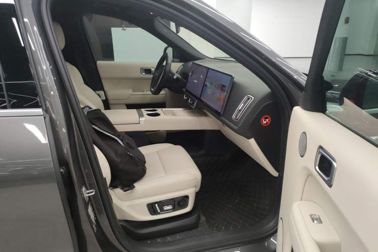 Used Li Auto L8 2023 Max model Right Front Seat