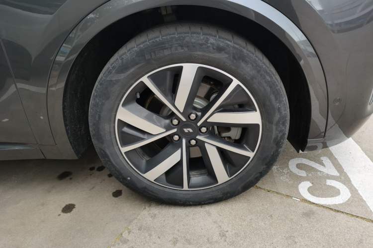 Used Li Auto L8 2023 Air model Right Front Wheel Hub