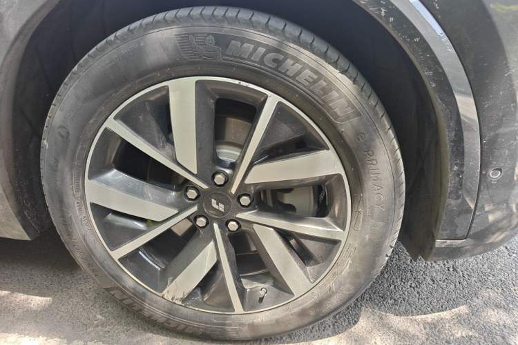 Used Li Auto L8 2023 Air model Right Front Wheel Hub