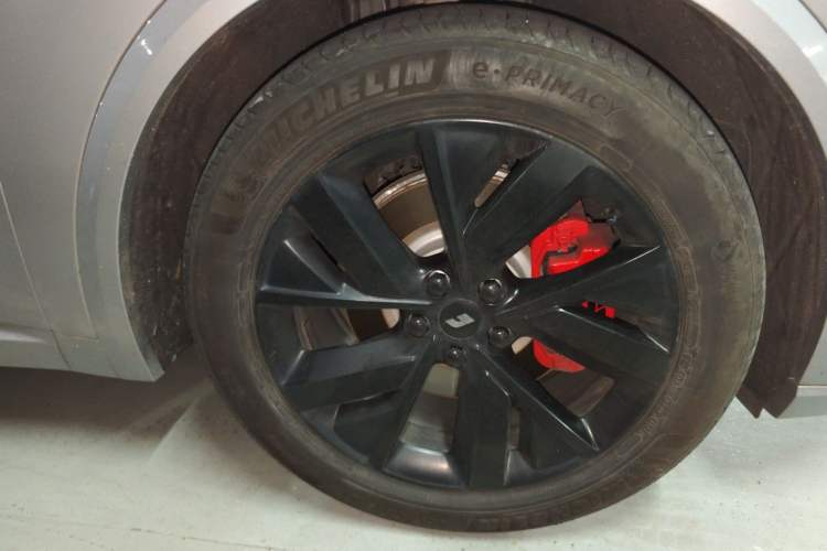 Used Li Auto L8 2023 Pro Model Right Front Wheel Hub