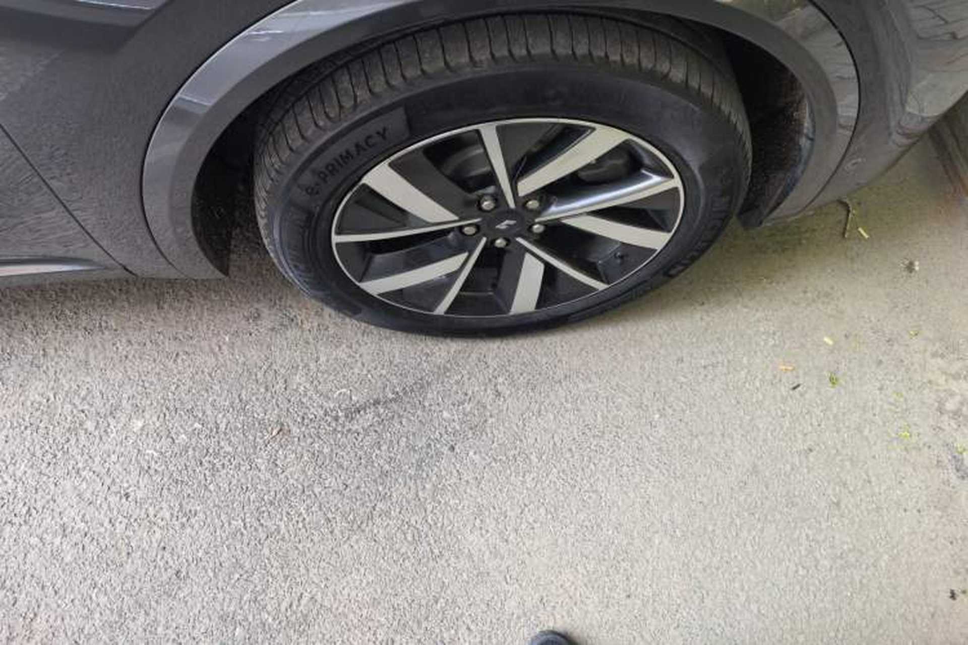 Used Li Auto L8 2023 Pro Model Right Front Wheel Hub