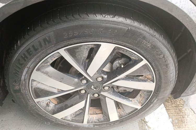 Used Li Auto L8 2023 Pro Model Right Front Wheel Hub