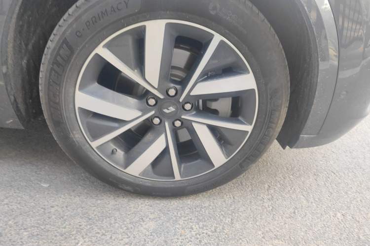 Used Li Auto L8 2023 Pro Model Right Front Wheel Hub