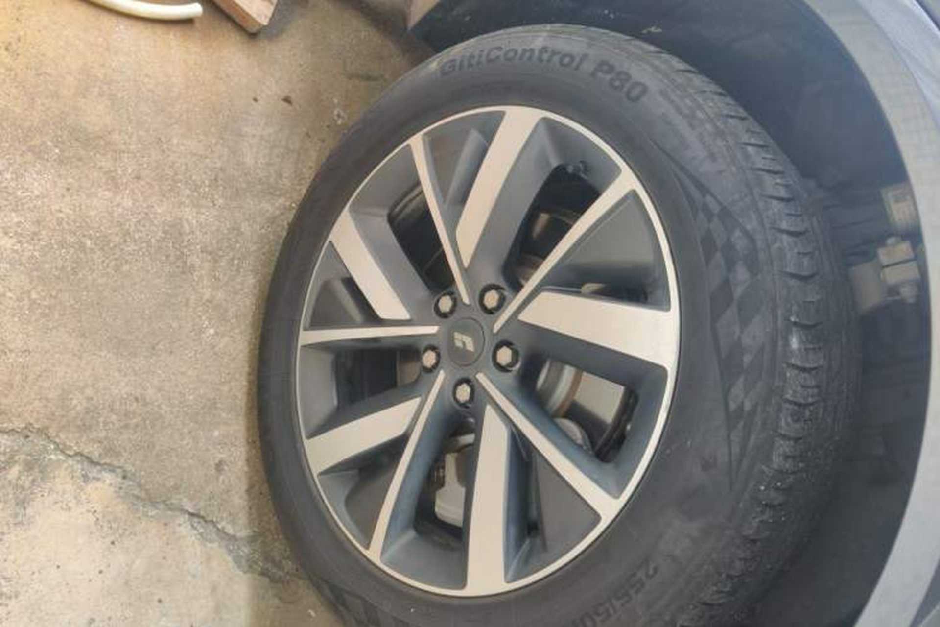 Used Li Auto L8 2023 Air model Right Front Wheel Hub