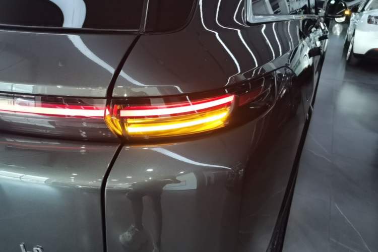 Used Li Auto L8 2023 Pro Model Right Rear Taillight