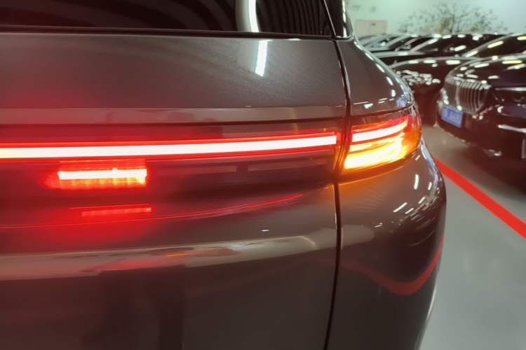 Used Li Auto L8 2023 Max model Right Rear Taillight