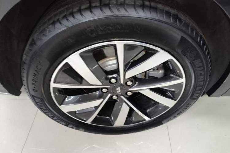 Used Li Auto L8 2023 Pro Model Right Rear Wheel Hub