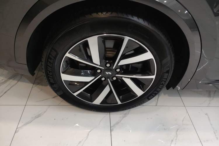 Used Li Auto L8 2023 Pro Model Right Rear Wheel Hub