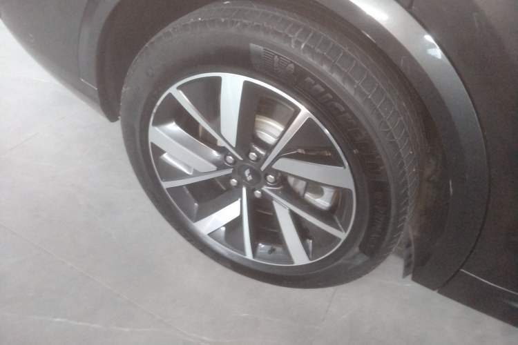 Used Li Auto L8 2023 Pro Model Right Rear Wheel Hub