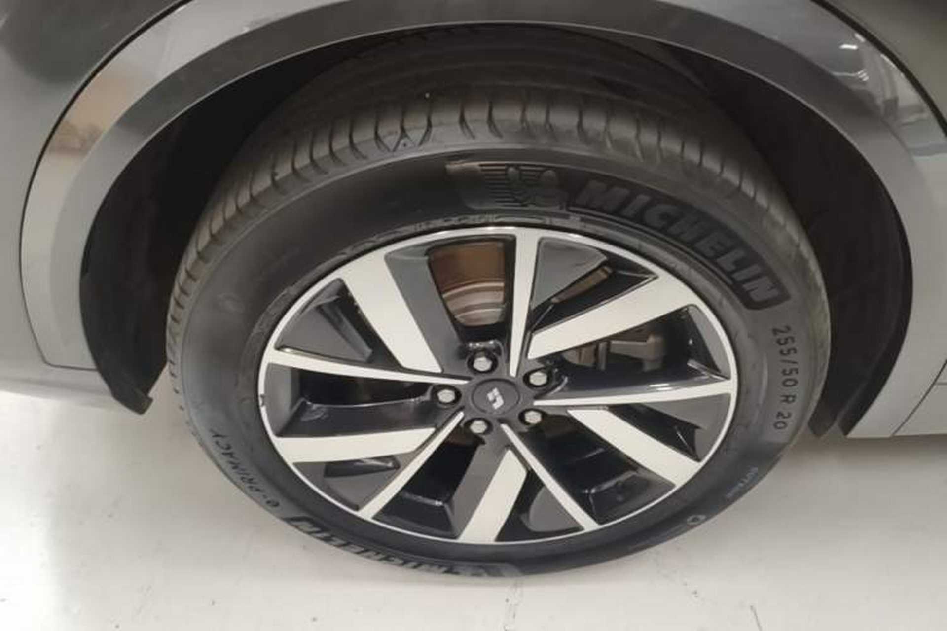 Used Li Auto L8 2023 Pro Model Right Rear Wheel Hub