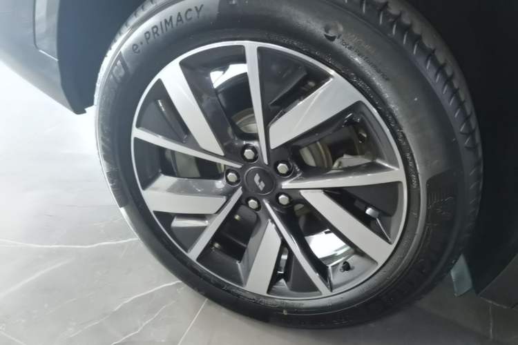 Used Li Auto L8 2023 Pro Model Right Rear Wheel Hub
