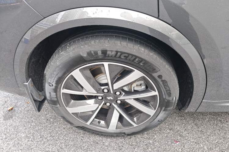 Used Li Auto L8 2023 Pro Model Right Rear Wheel Hub