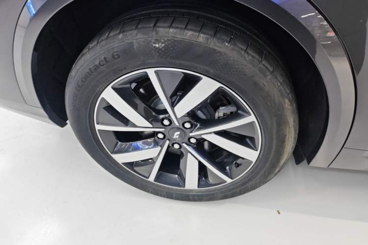 Used Li Auto L8 2023 Air model Right Rear Wheel Hub