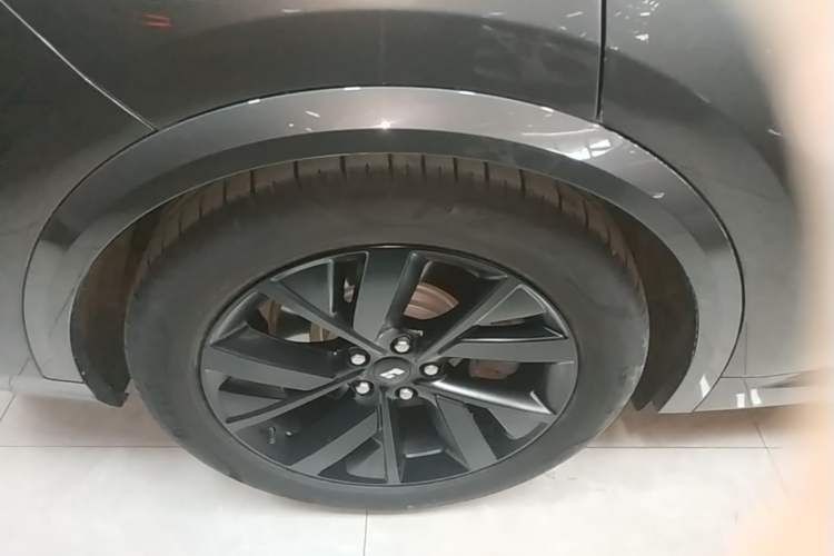 Used Li Auto L8 2023 Pro Model Right Rear Wheel Hub